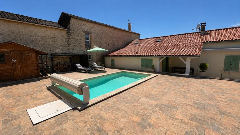 Maison de village avec piscine chauffée à Beaumontois en Périgord, Dordogne Photo du bien