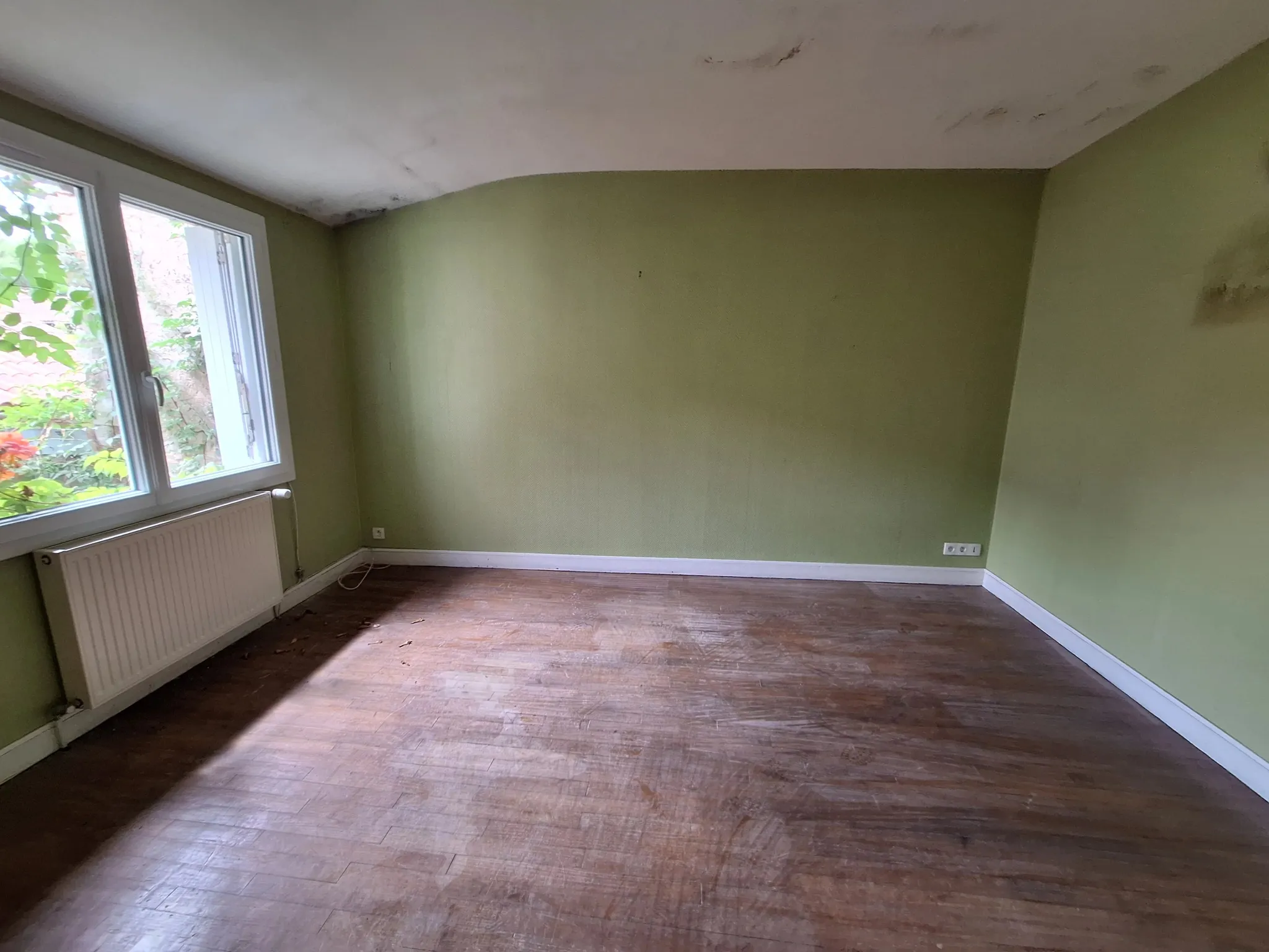 Village house to renovate with courtyard in Charroux, Vienne photo 9