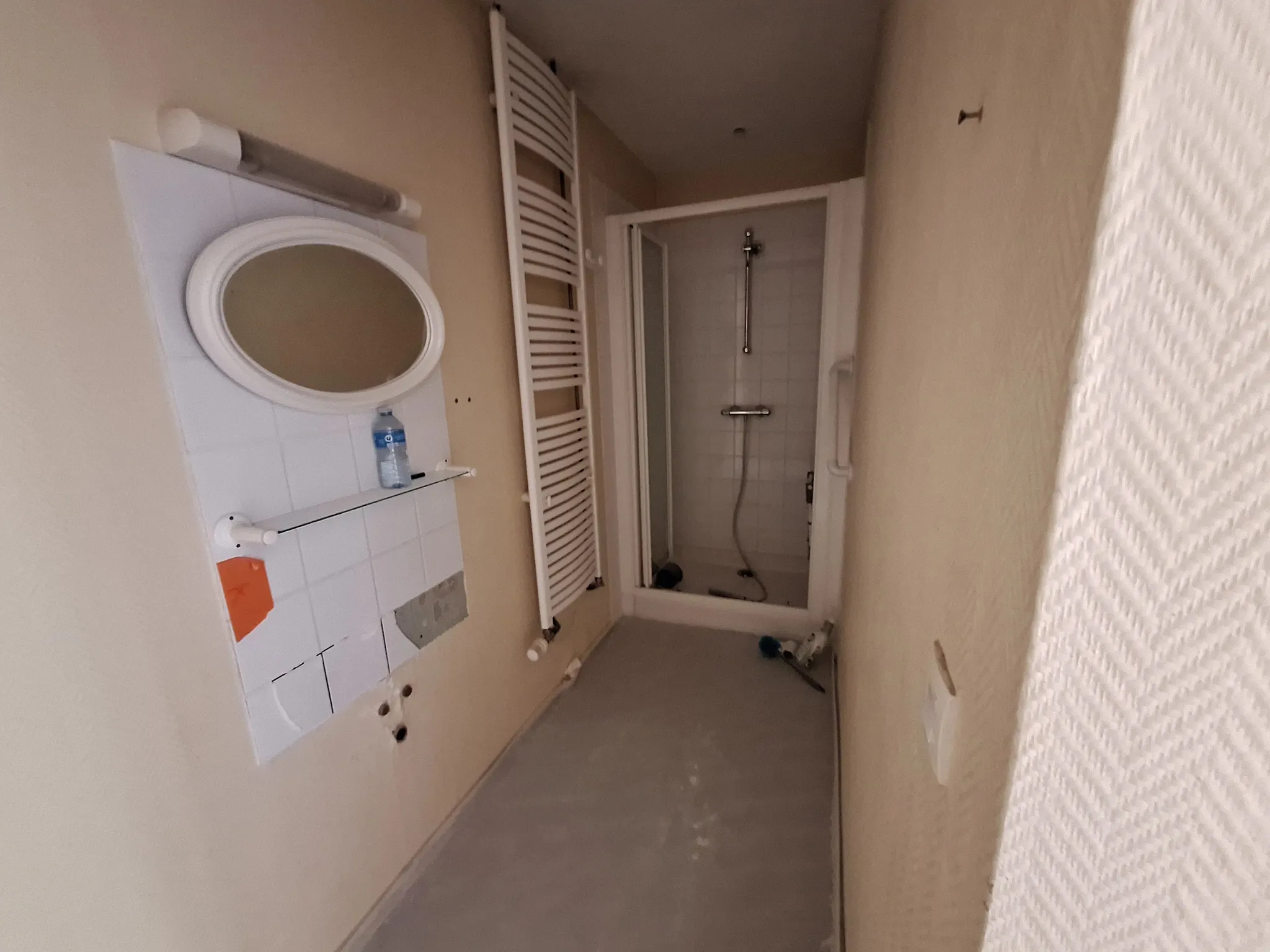 Village house to renovate with courtyard in Charroux, Vienne photo 6