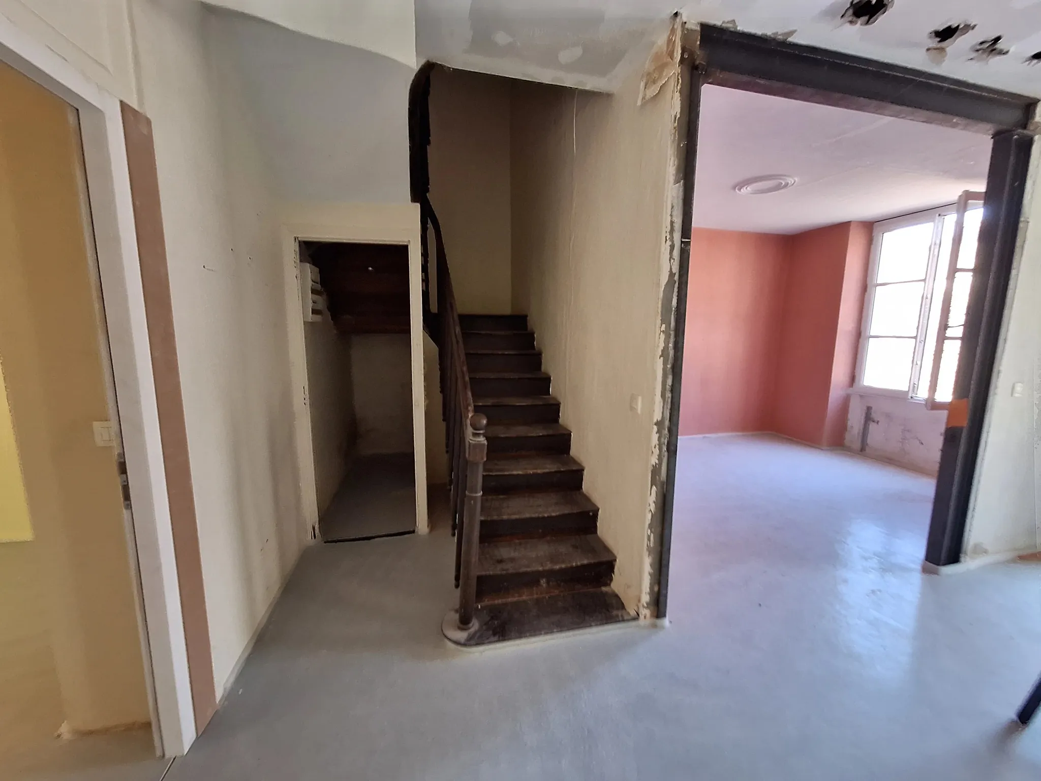 Village house to renovate with courtyard in Charroux, Vienne photo 5