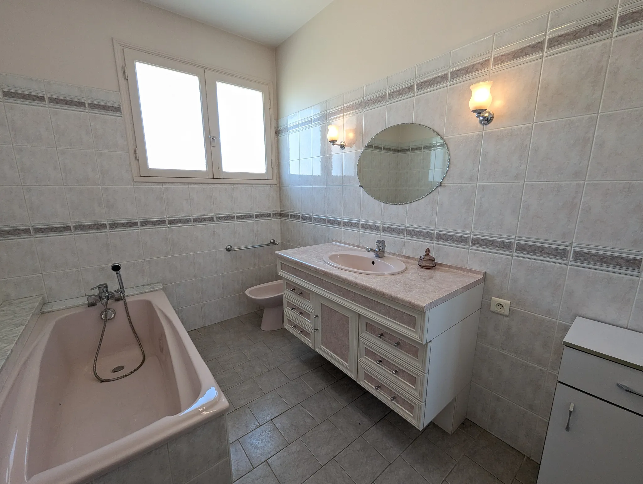 Maison familiale à vendre à Soyaux, Charente : 151 m² habitables et jardin clos — photo 7