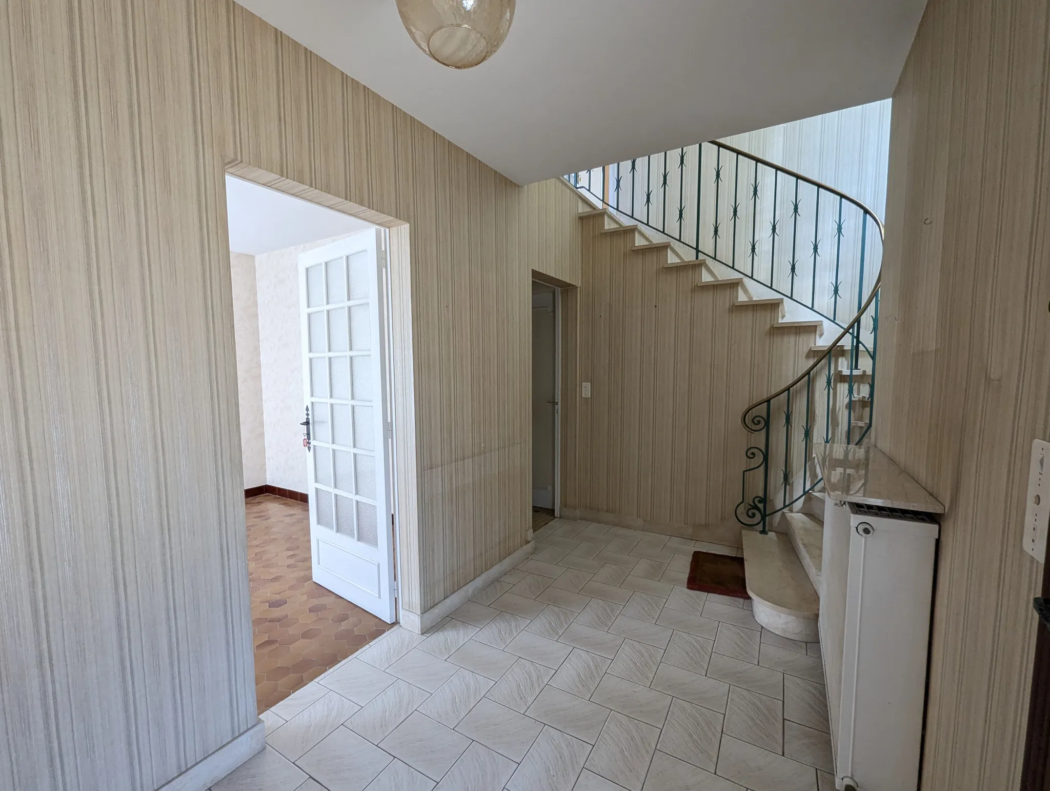Maison familiale à vendre à Soyaux, Charente : 151 m² habitables et jardin clos — photo 4
