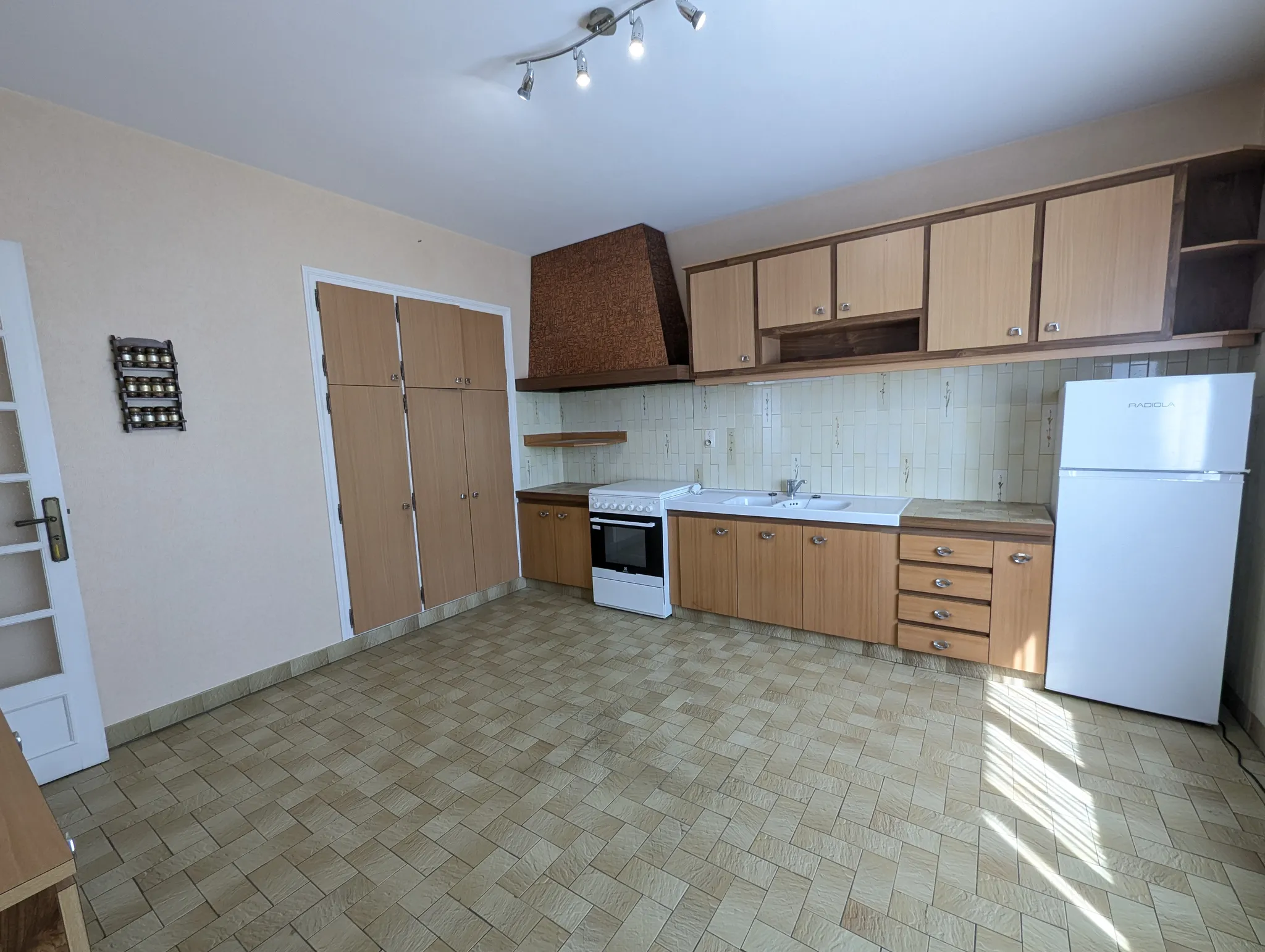 Maison familiale à vendre à Soyaux, Charente : 151 m² habitables et jardin clos — photo 6