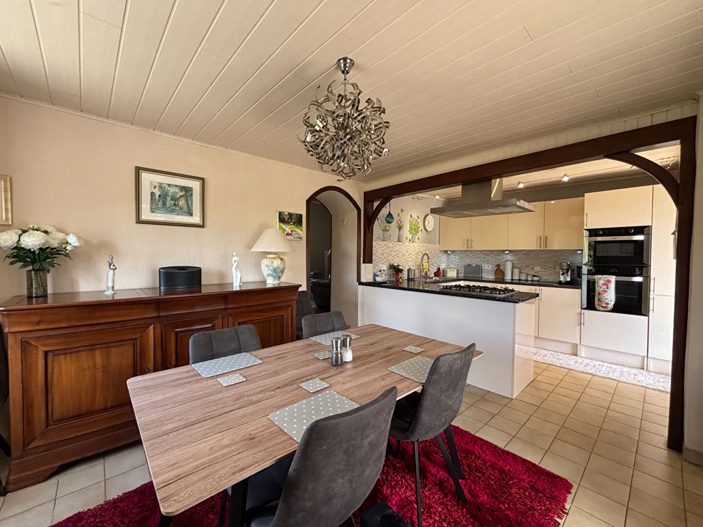Maison individuelle avec garage et cours à Champagne-Mouton, Charente — photo 2