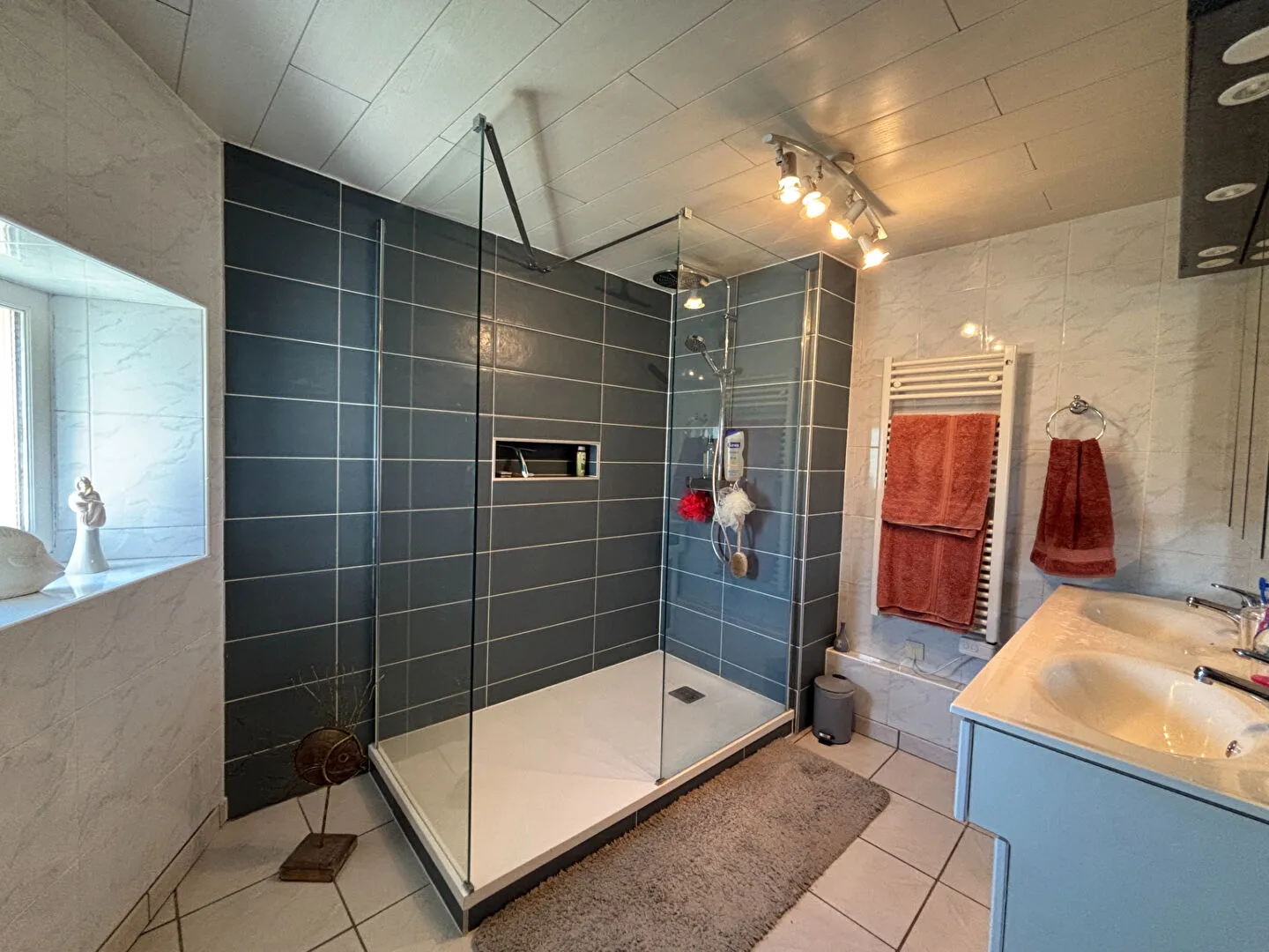 Maison individuelle avec garage et cours à Champagne-Mouton, Charente — photo 7