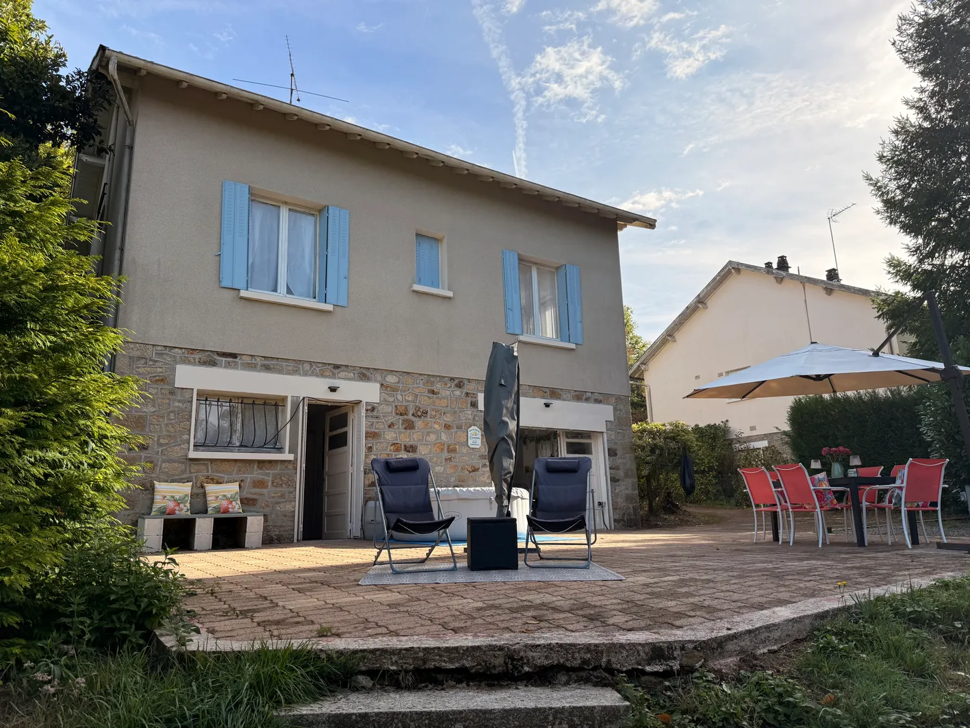 Maison de campagne rénovée avec terrain de 1,04 ha à Saint-Moreil, Creuse — photo 2