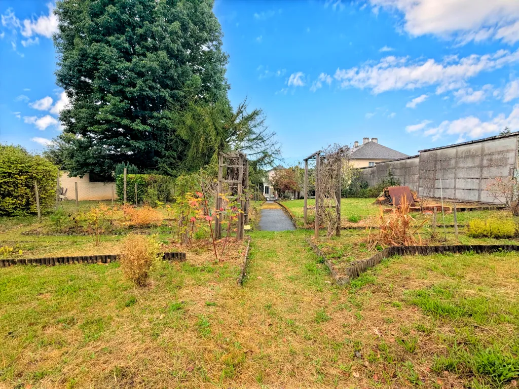 Village house for sale with garden in Arnac-Pompadour, Corrèze photo 9