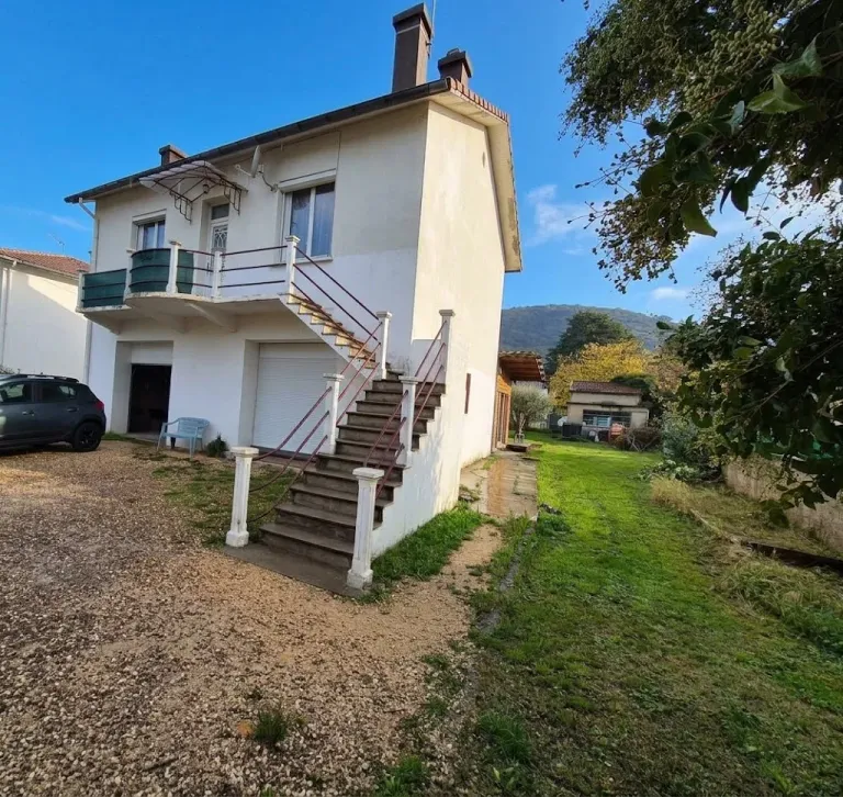 Maison avec deux appartements à Les Salles-du-Gardon, Gard, terrain clos de 774 m² Photo du bien