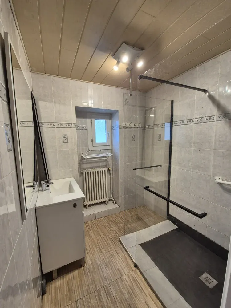 Maison avec deux appartements à Les Salles-du-Gardon, Gard, terrain clos de 774 m² — photo 5