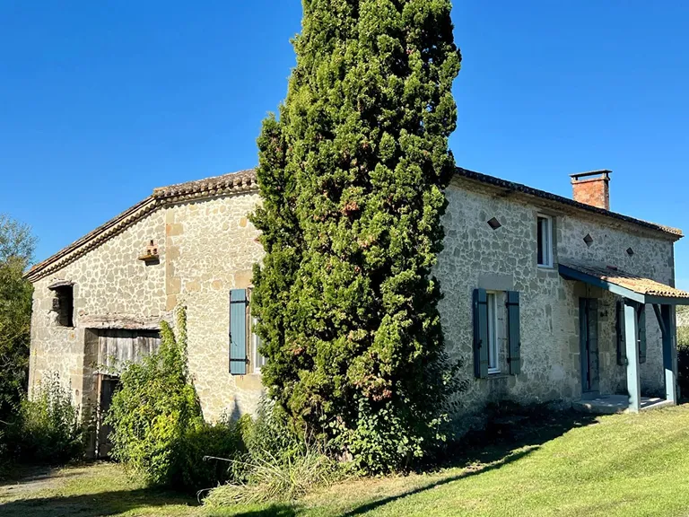 Maison en pierre à rénover à Cancon, Lot-et-Garonne, avec jardin de 1 450 m² Photo du bien