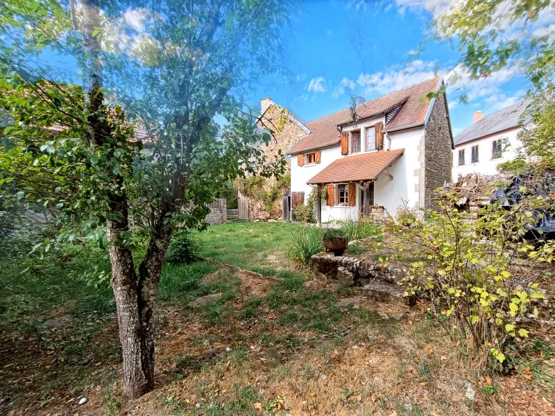 Deux maisons de campagne avec grange à Auzances, Creuse — photo 2