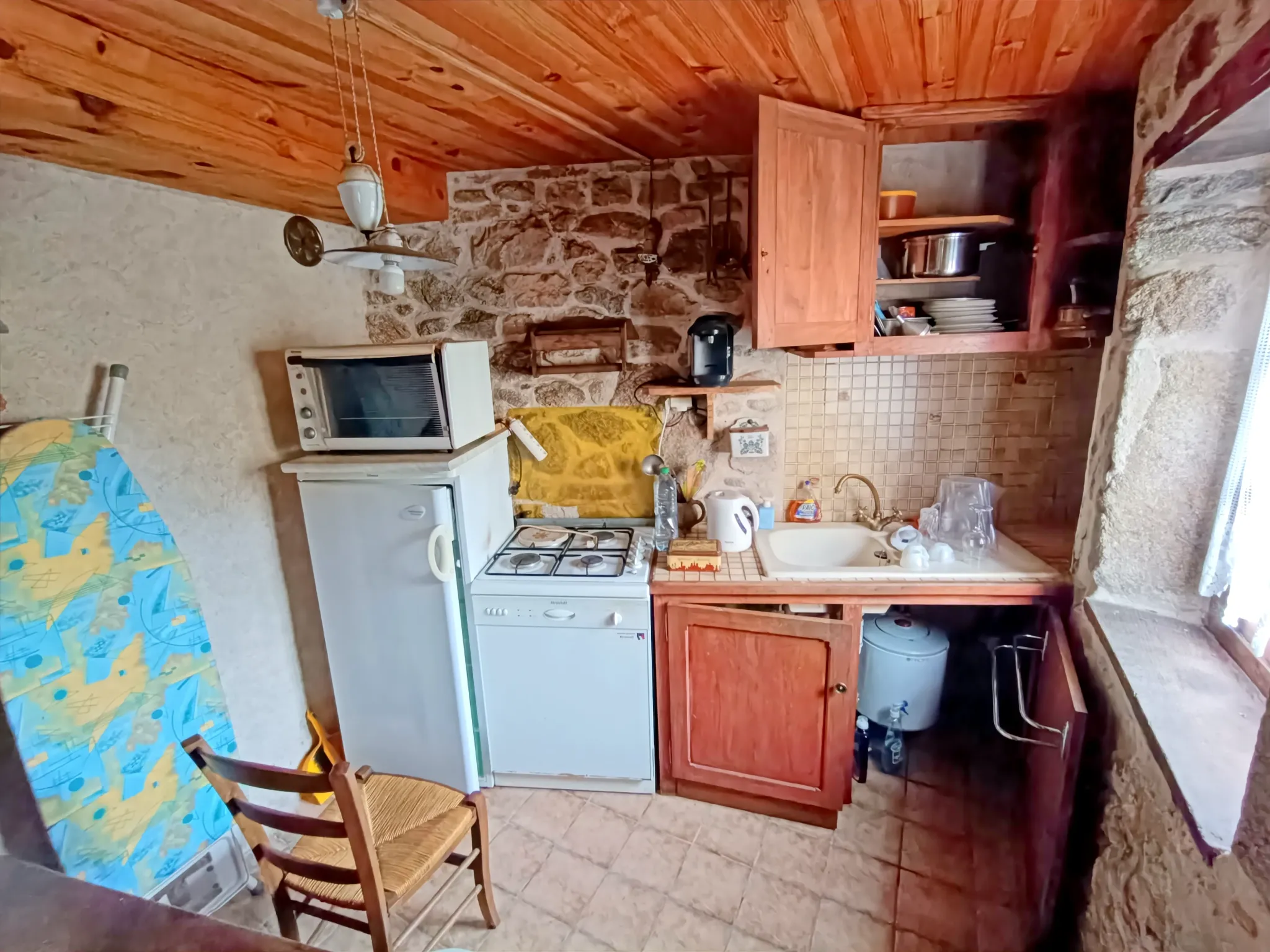 Deux maisons de campagne avec grange à Auzances, Creuse — photo 7