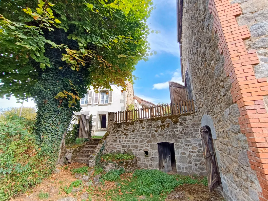 Deux maisons de campagne avec grange à Auzances, Creuse — photo 4