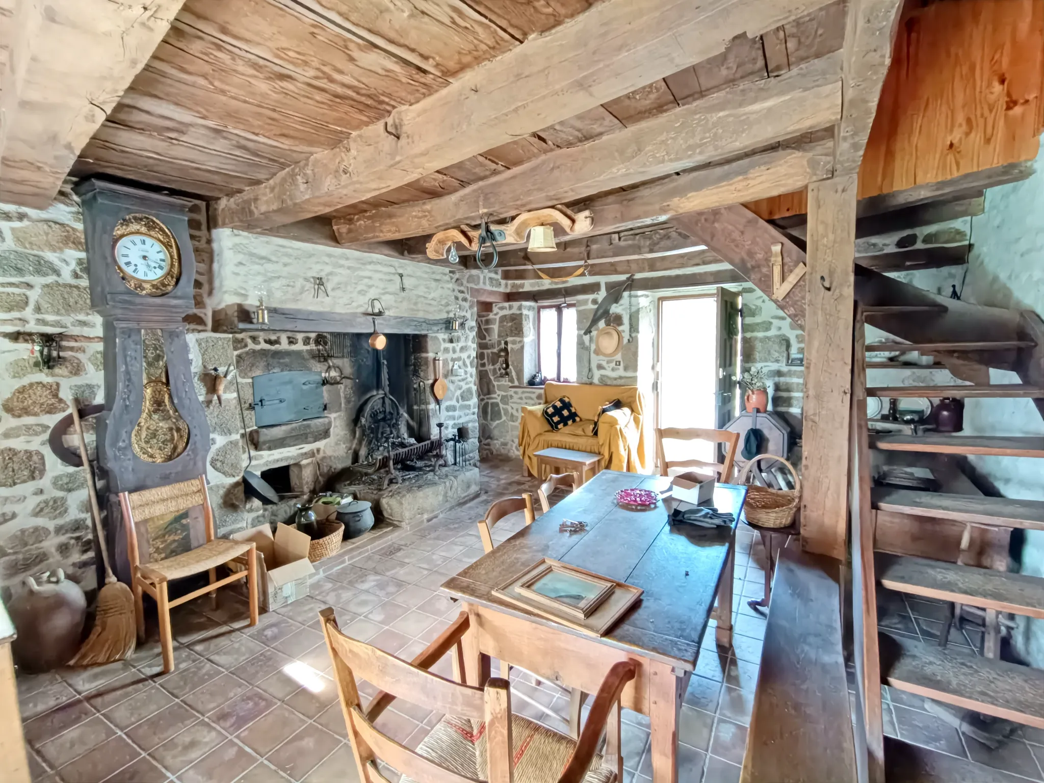 Deux maisons de campagne avec grange à Auzances, Creuse — photo 6