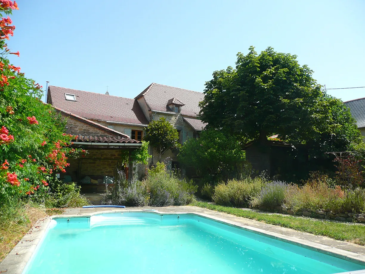 Maison de caractère rénovée avec piscine à Villeneuve, Aveyron — photo 2