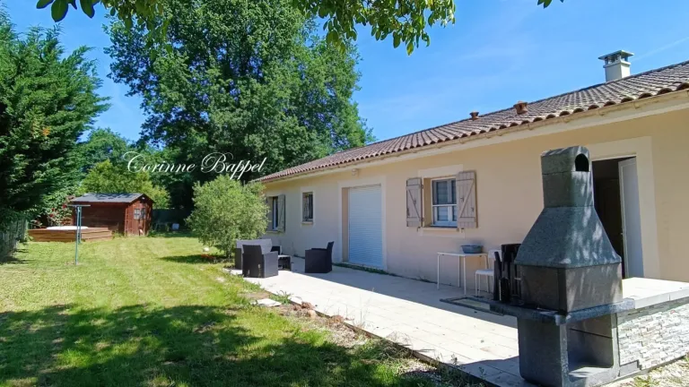 Maison de plain-pied avec jardin à Le Change, Bassillac-et-Auberoche (Dordogne) Photo du bien