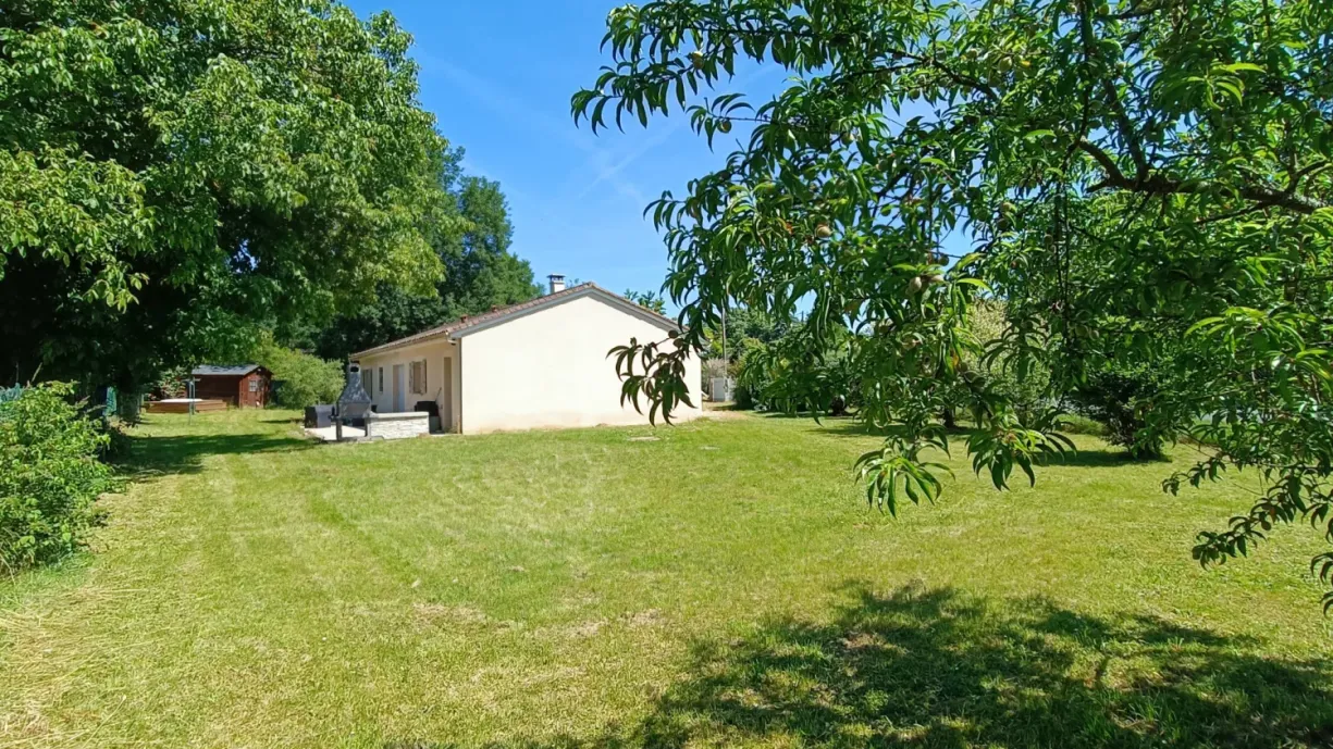 Maison de plain-pied avec jardin à Le Change, Bassillac-et-Auberoche (Dordogne) — photo 2