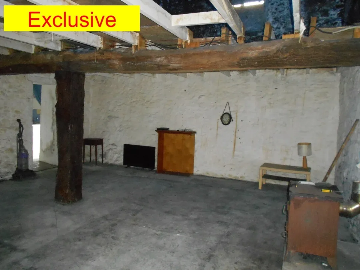 Maison de campagne en pierre à rénover à Saint-Cyr-en-Pail, Mayenne, avec terrain de 3 170 m² — photo 4