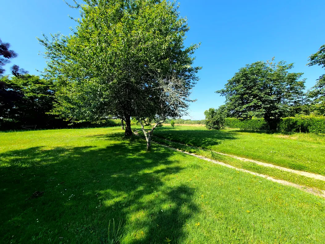 Maison de hameau en pierre avec jardin à Nanteuil-en-Vallée, Charente — photo 10