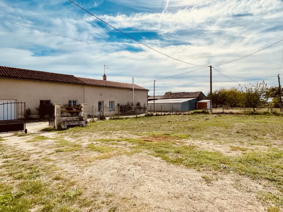 Maison de campagne à Château-Garnier, Vienne, avec terrain de 7 025 m² — photo 5