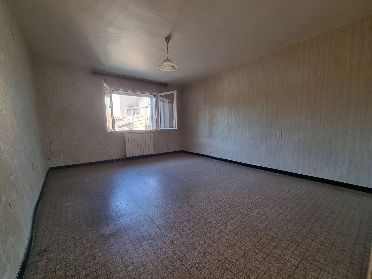 Maison de village à rénover à Montagnac, Hérault, avec 5 chambres et double garage — photo 9
