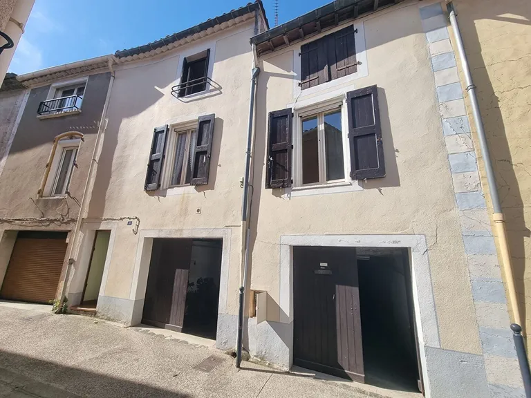 Maison de village à rénover à Montagnac, Hérault, avec 5 chambres et double garage Photo du bien
