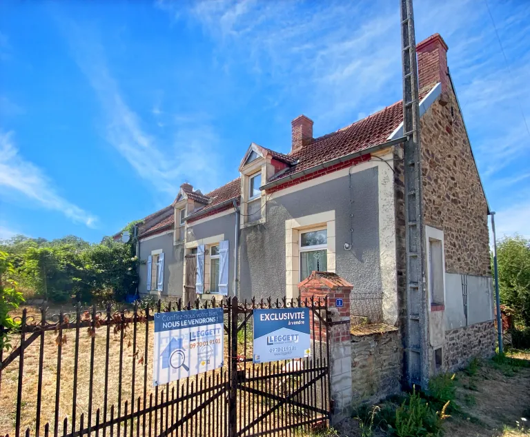 Longère à vendre à Saint-Saturnin, dans le Cher, avec jardin de 1 010 m² Photo du bien