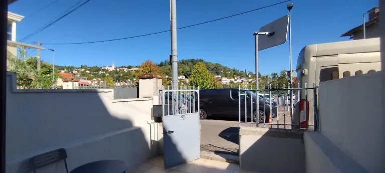 Maison de ville rénovée à Agen, Lot-et-Garonne, avec terrasse et vue sur les coteaux de l’Ermitage Photo du bien