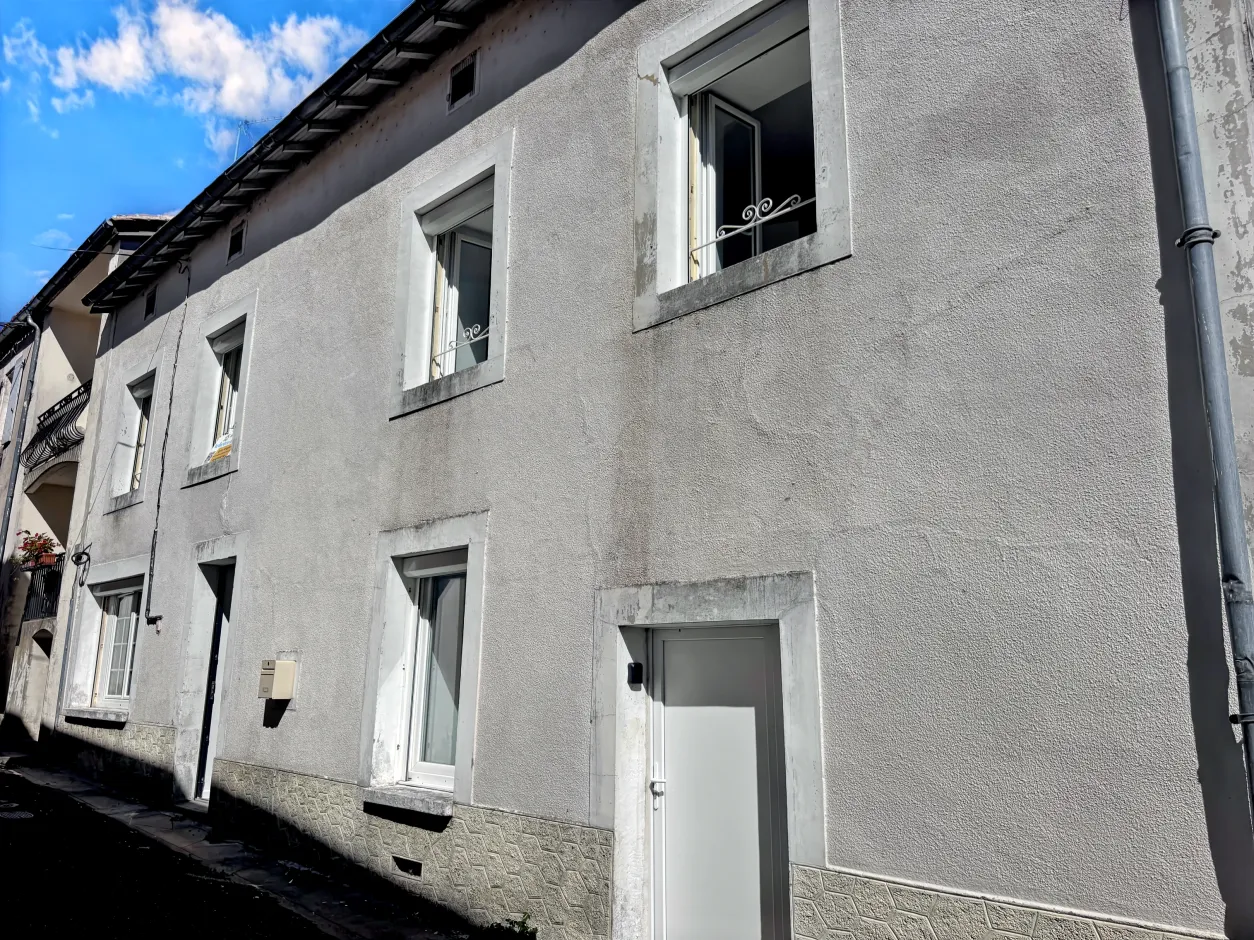 Renovated 94 m² Village House for Sale in Salles-Lavalette, Charente photo 10