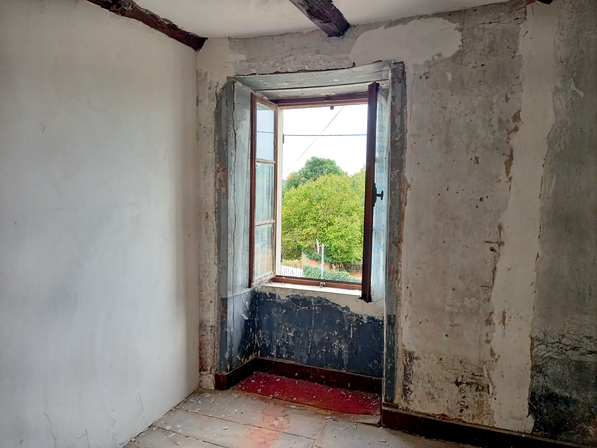 Stone Village House for Sale in Chamberet, Corrèze – 98 m² to Renovate photo 8