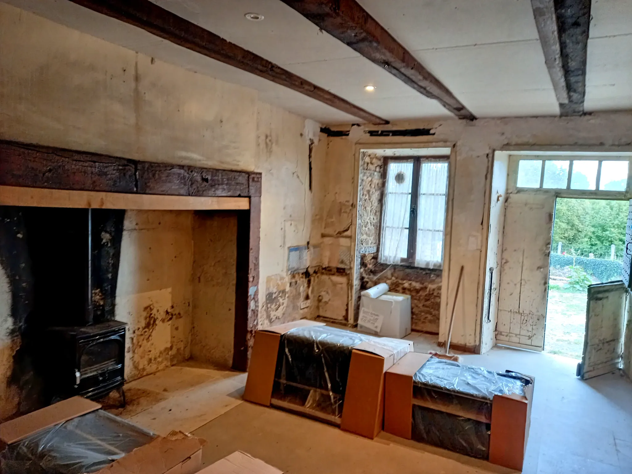 Stone Village House for Sale in Chamberet, Corrèze – 98 m² to Renovate photo 2