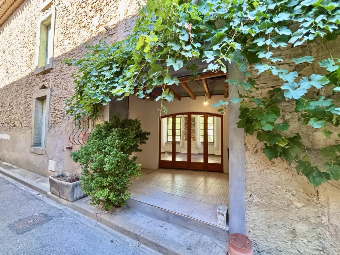 Village house to personalize in the heart of Pépieux photo 2