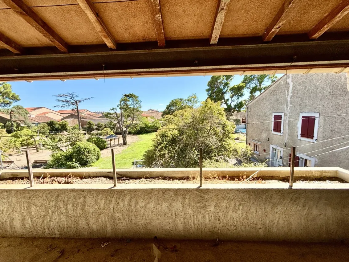 Village house to personalize in the heart of Pépieux photo 5