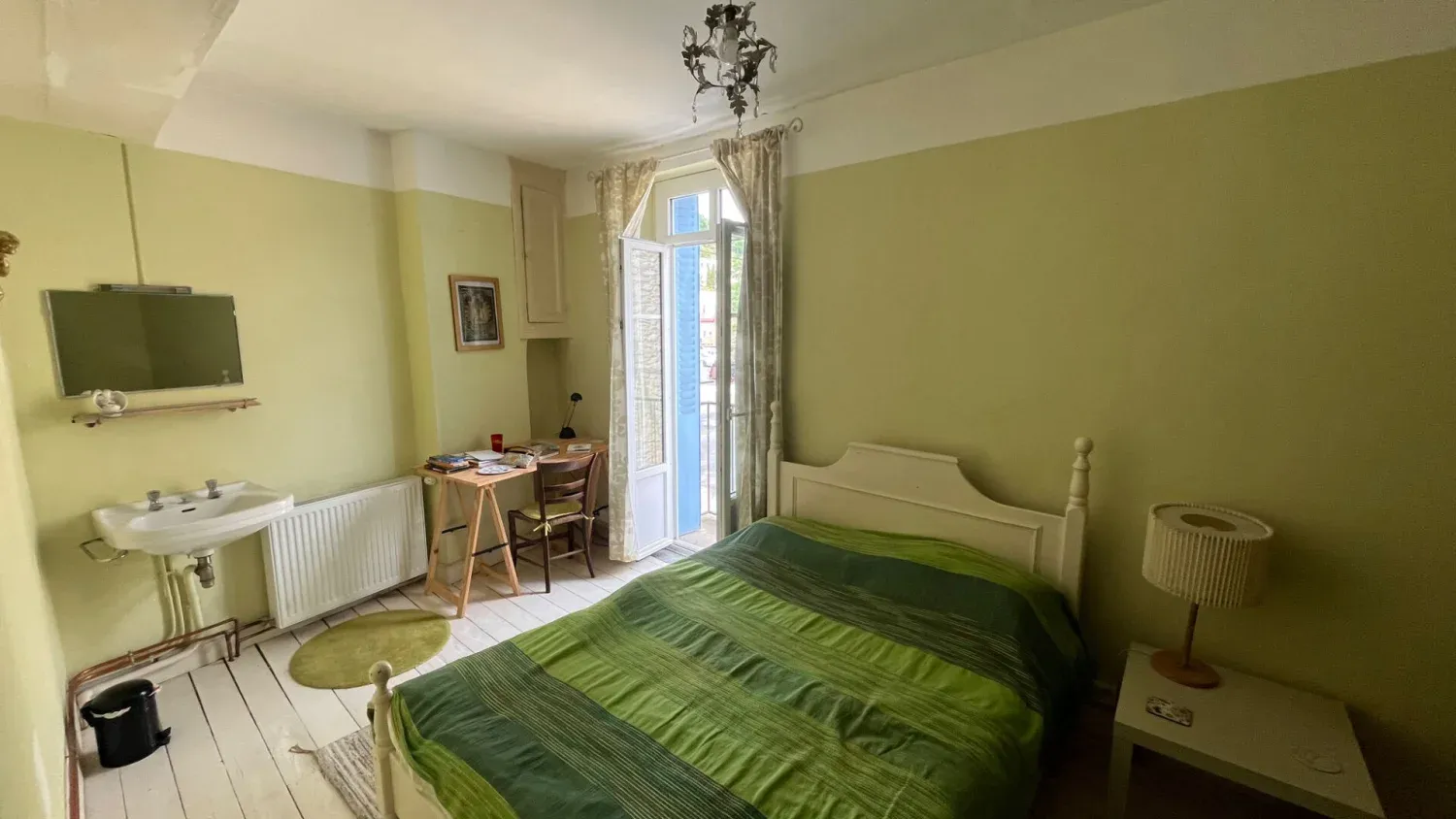 Character house with garden in Quillan photo 10