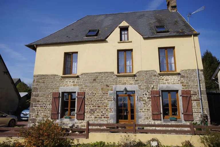 Maison de village de caractère de 5 chambres à Notre-Dame-de-Cenilly Photo du bien