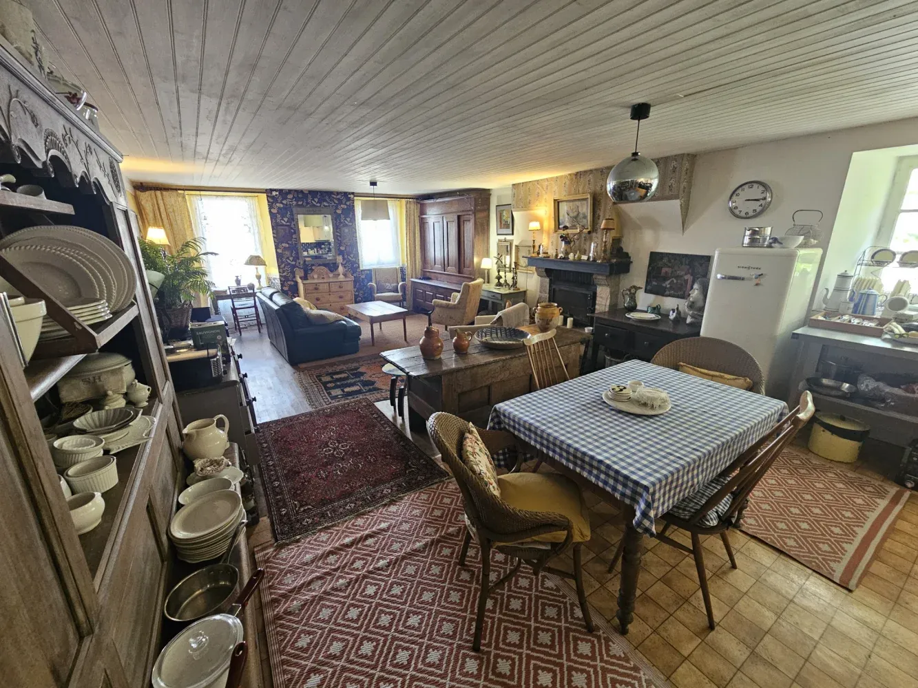 Characterful Village House in Guémené-sur-Scorff with Garden photo 3