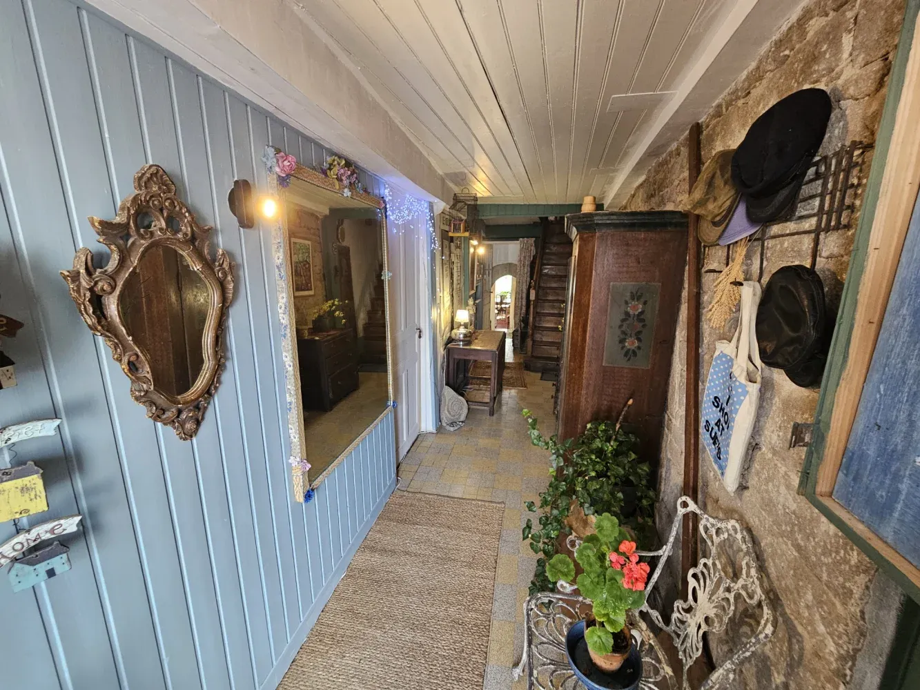 Characterful Village House in Guémené-sur-Scorff with Garden photo 2