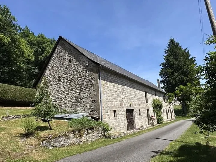 Maison ancienne en pierre et ardoise avec grange aménagée à Affieux — photo 9