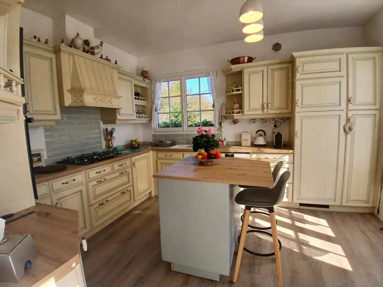 Detached 4-bedroom period house with countryside views in Saint-Priest-les-Fougères photo 4