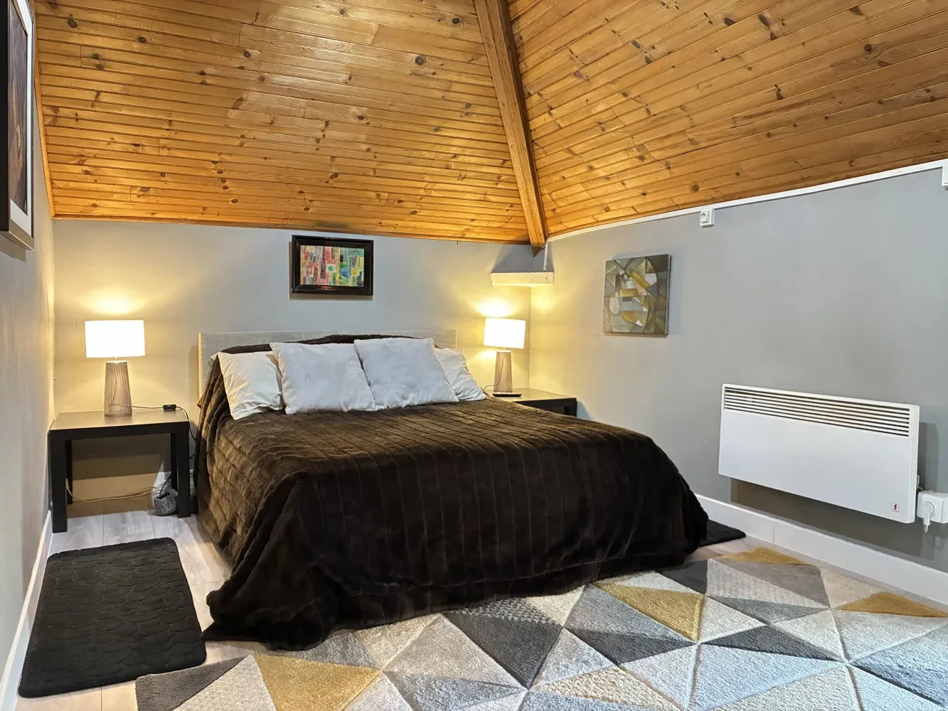 Renovated village house with a view of the river in Brigueil-le-Chantre photo 10
