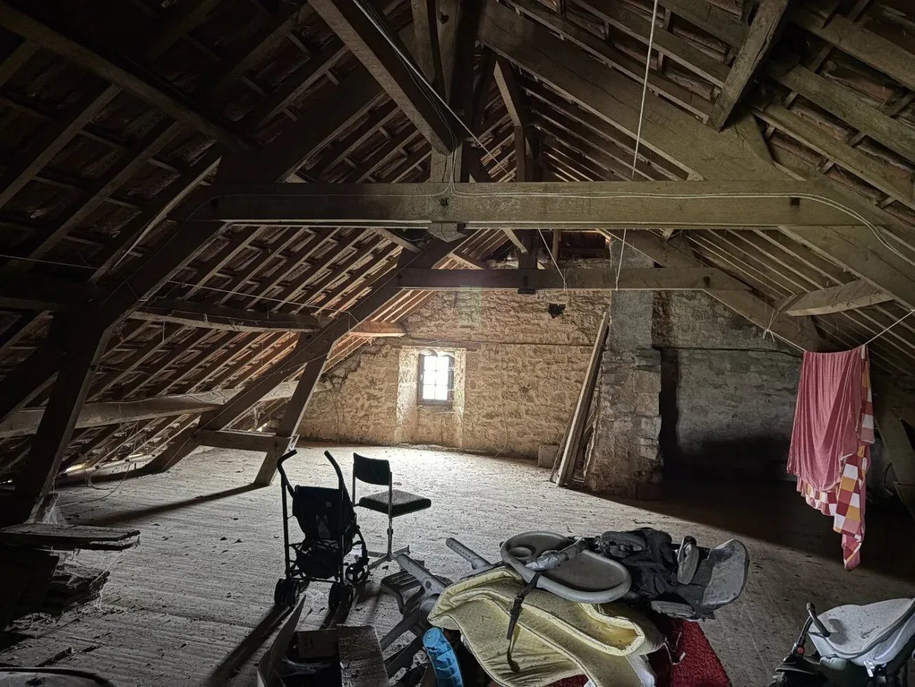 Propriété rurale avec deux maisons, dépendances et 4,5 hectares à Coubjours — photo 4