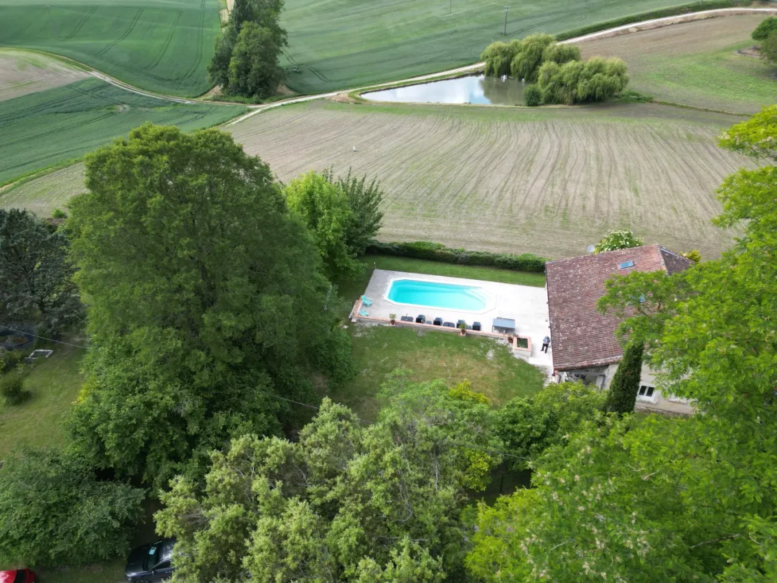 Recently Renovated 4-Bedroom/4-Bathroom Home with Pool, Barn and Views photo 3