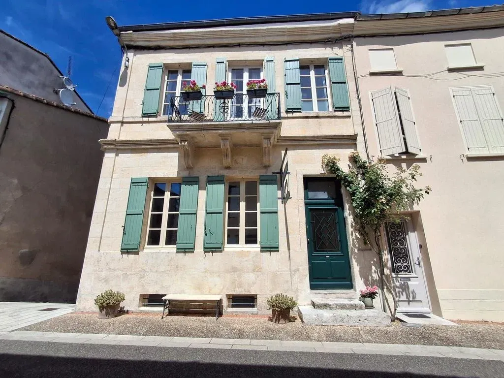 Characterful village house with garden in Monclar-d'Agenais photo 4