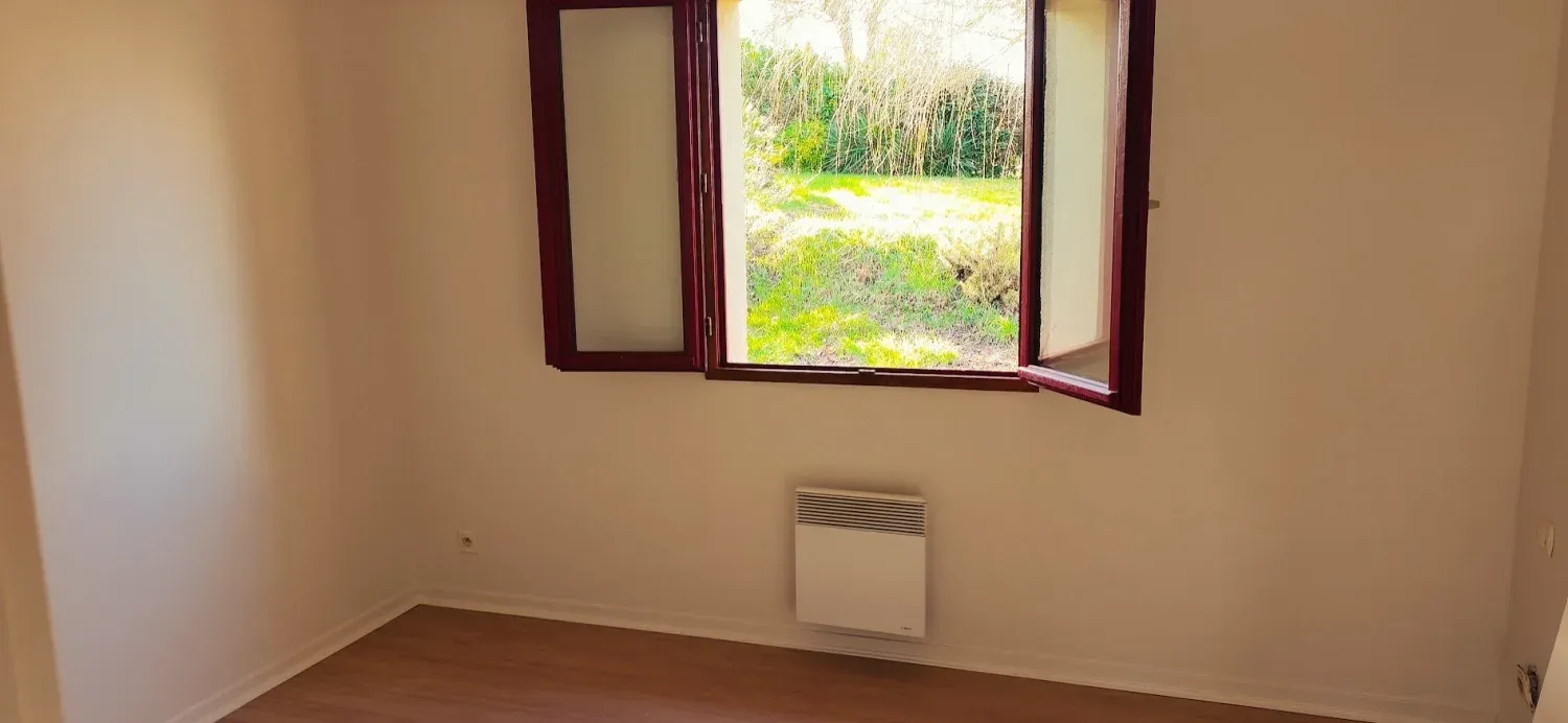 Detached house in Durfort-Lacapelette with garage and 2,001 m² of wooded grounds photo 9