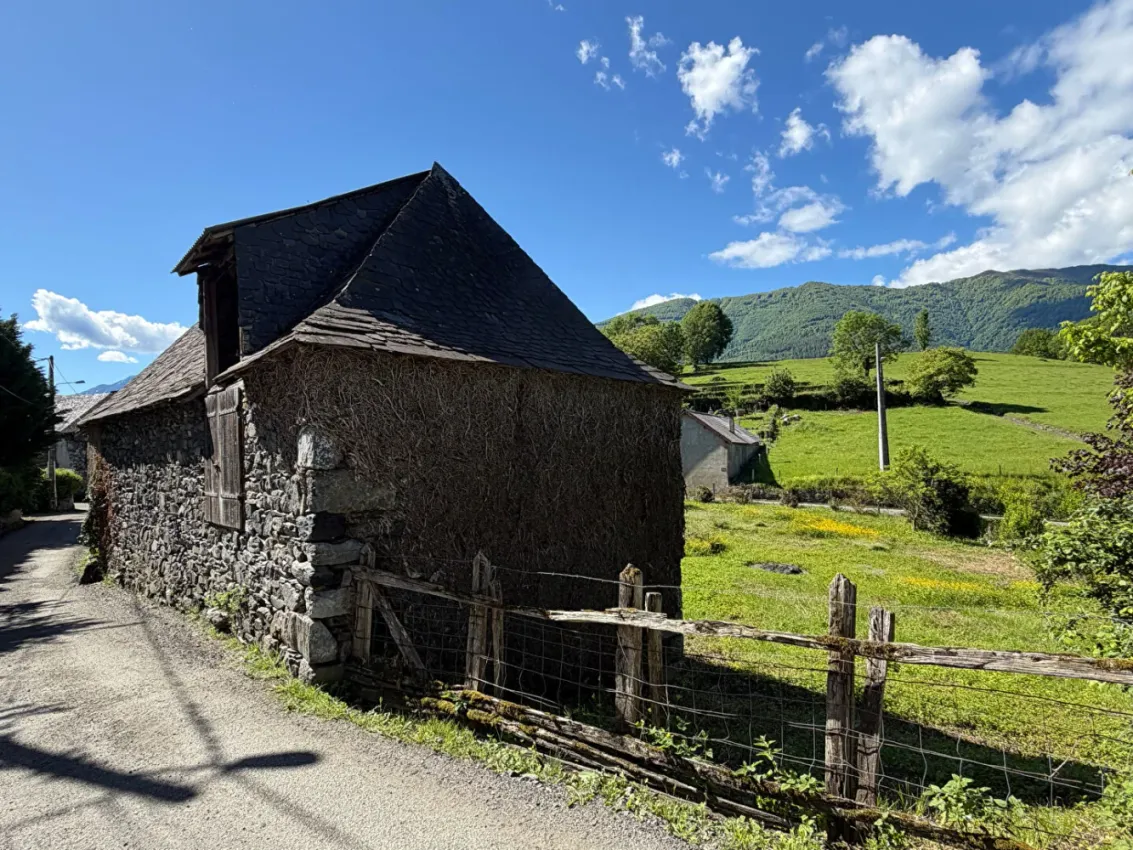 Fermette à rénover avec dépendance attenante à Villeneuve, en Ariège — photo 3