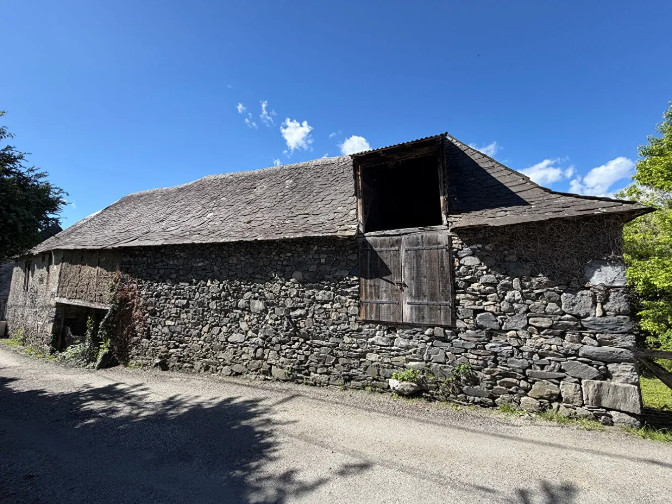 Fermette à rénover avec dépendance attenante à Villeneuve, en Ariège — photo 2
