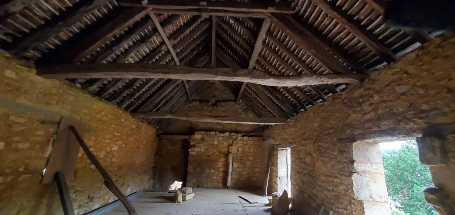 Stone village house in Cénac-et-Saint-Julien with great potential photo 4
