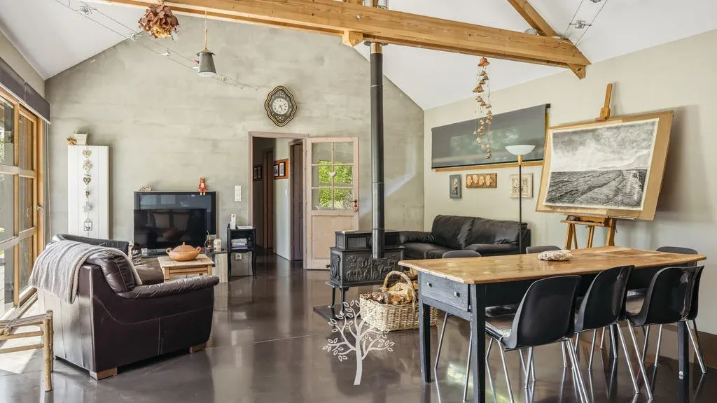 Contemporary Single-Story House with Garden in Val-de-Saâne photo 5