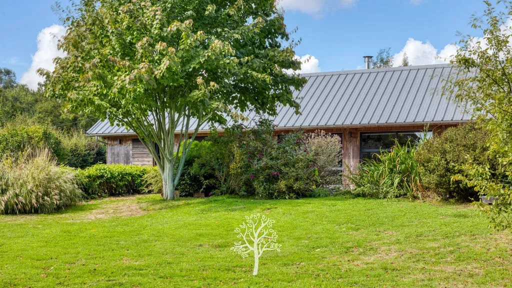 Contemporary Single-Story House with Garden in Val-de-Saâne photo 4