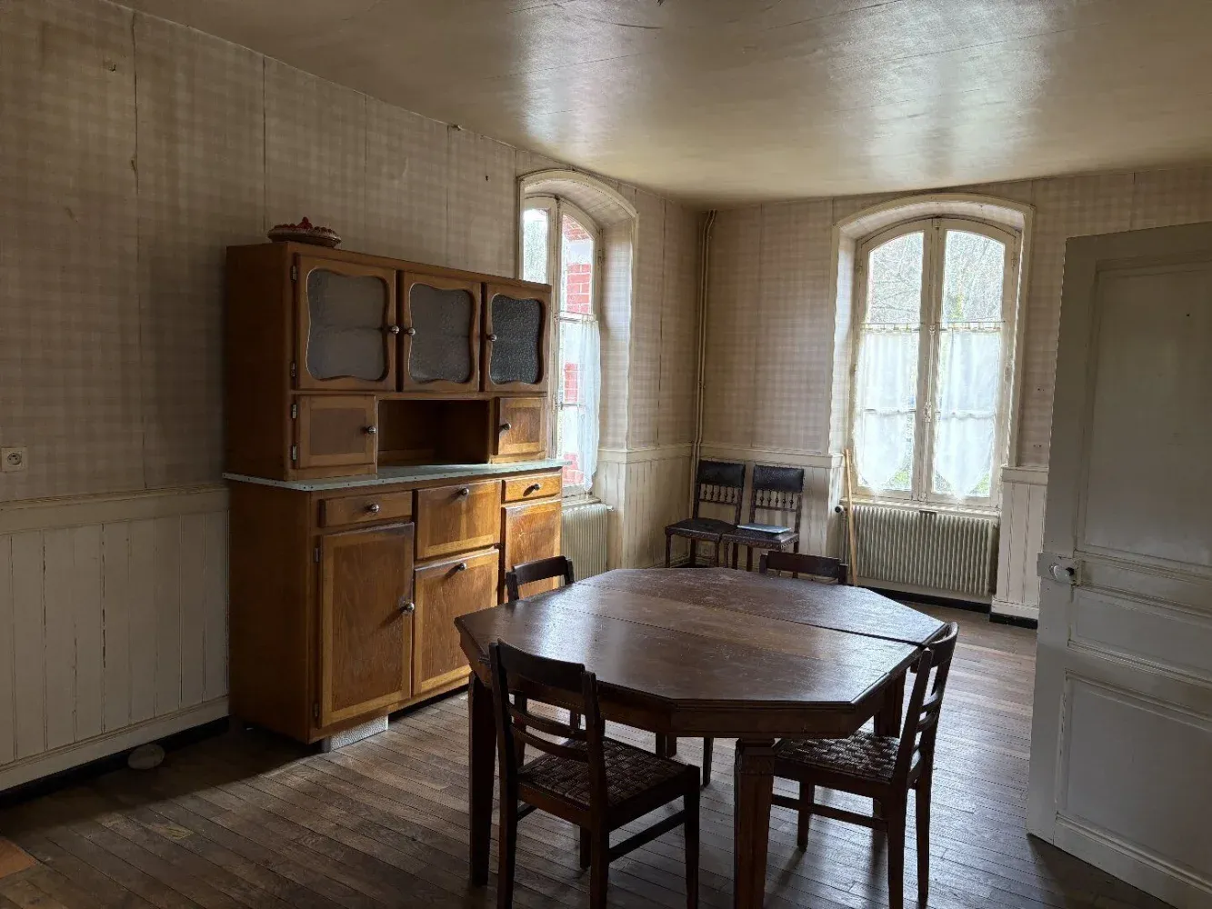 Maison de caractère à rénover avec dépendances à Ayen — photo 6